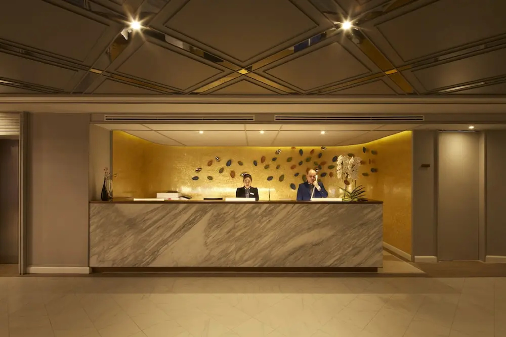 The Quarter Ploenchit by UHG