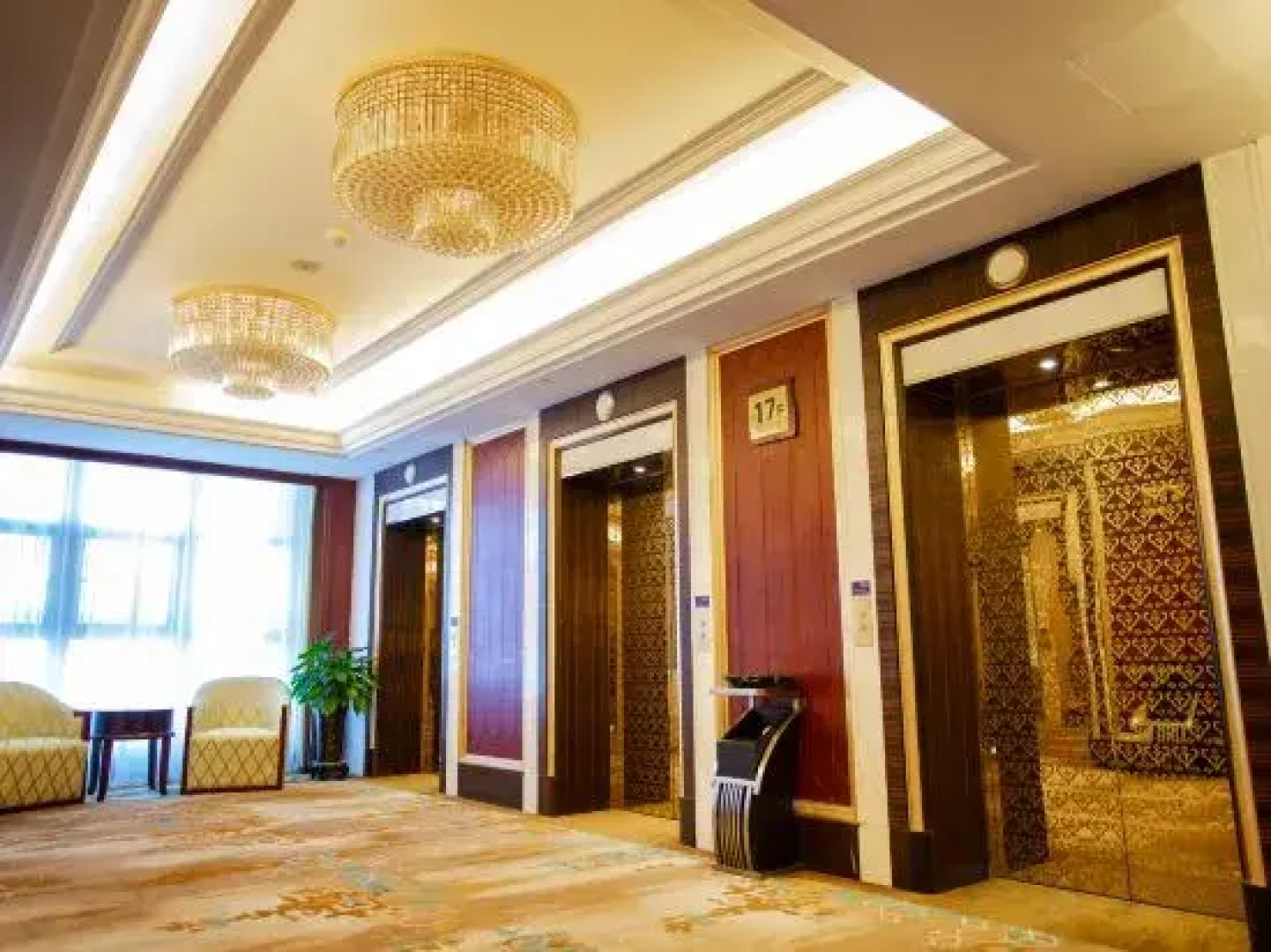 Anyang Huaqiang Nuohuating Hotel (Cultural and Sports Center Stadium)