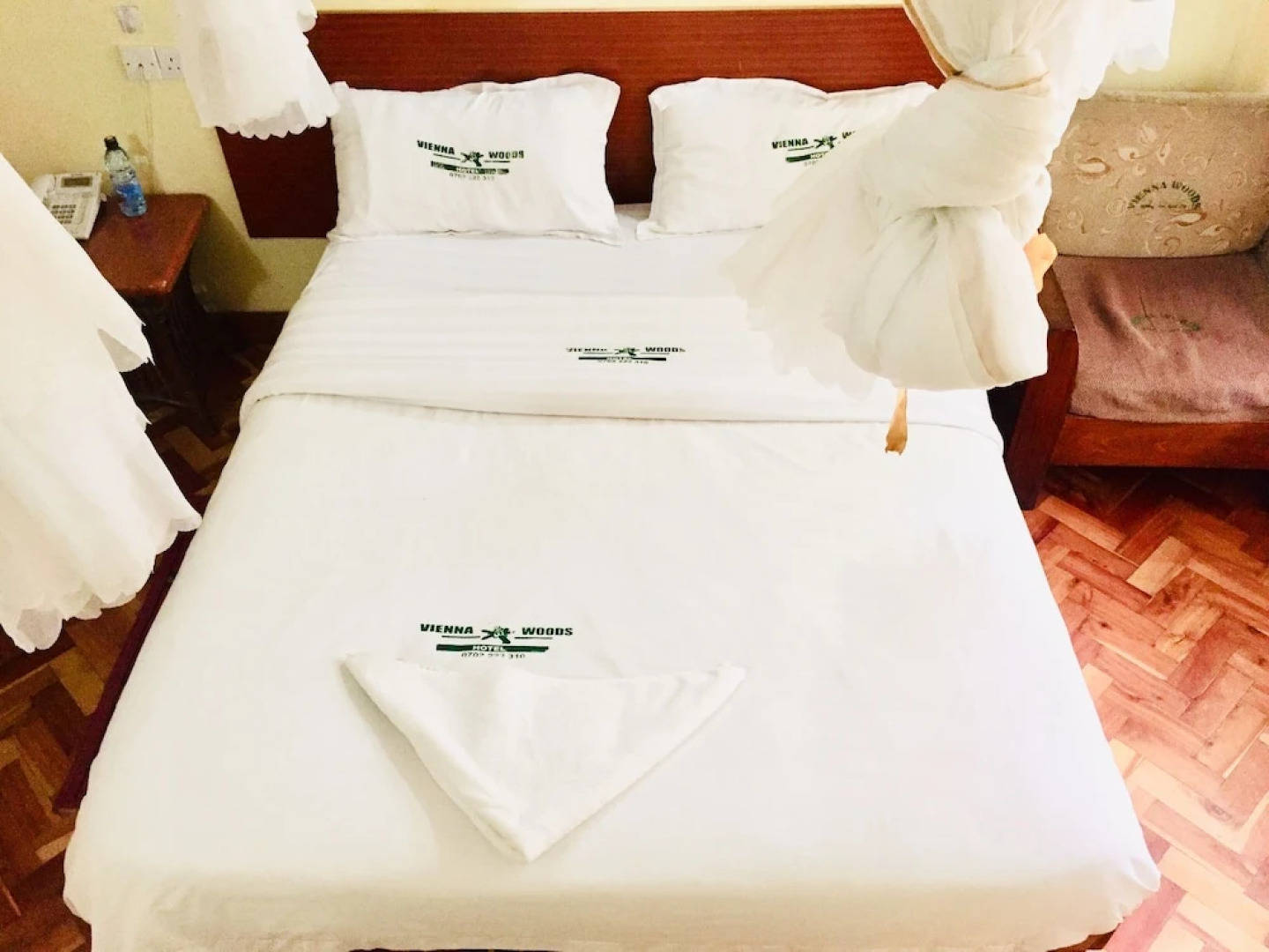 Vienna Woods Holiday Inn Limited