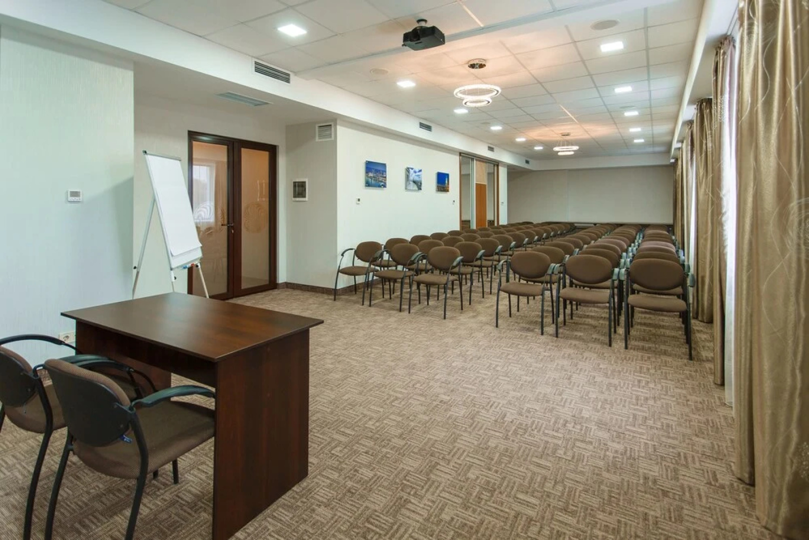 Отель Premier Abri