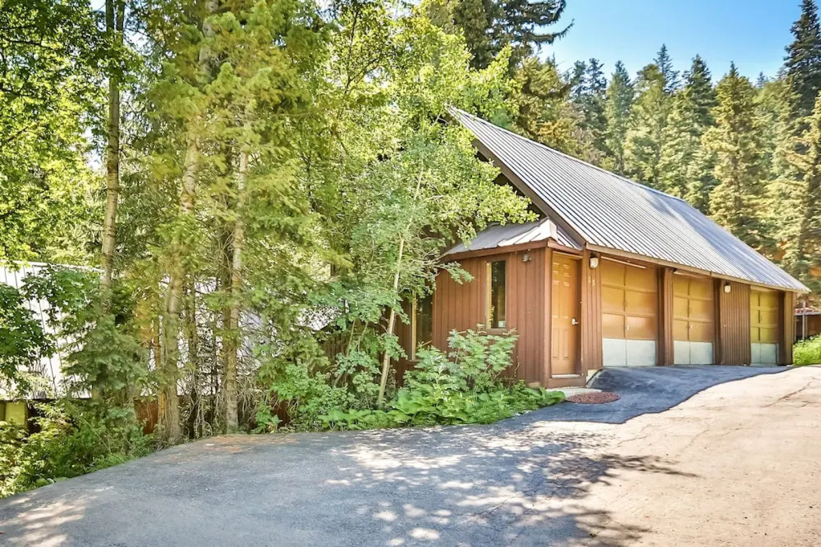 35 St Moritz Terrace Cabin 3 Bedrooms 3 Bathrooms Home