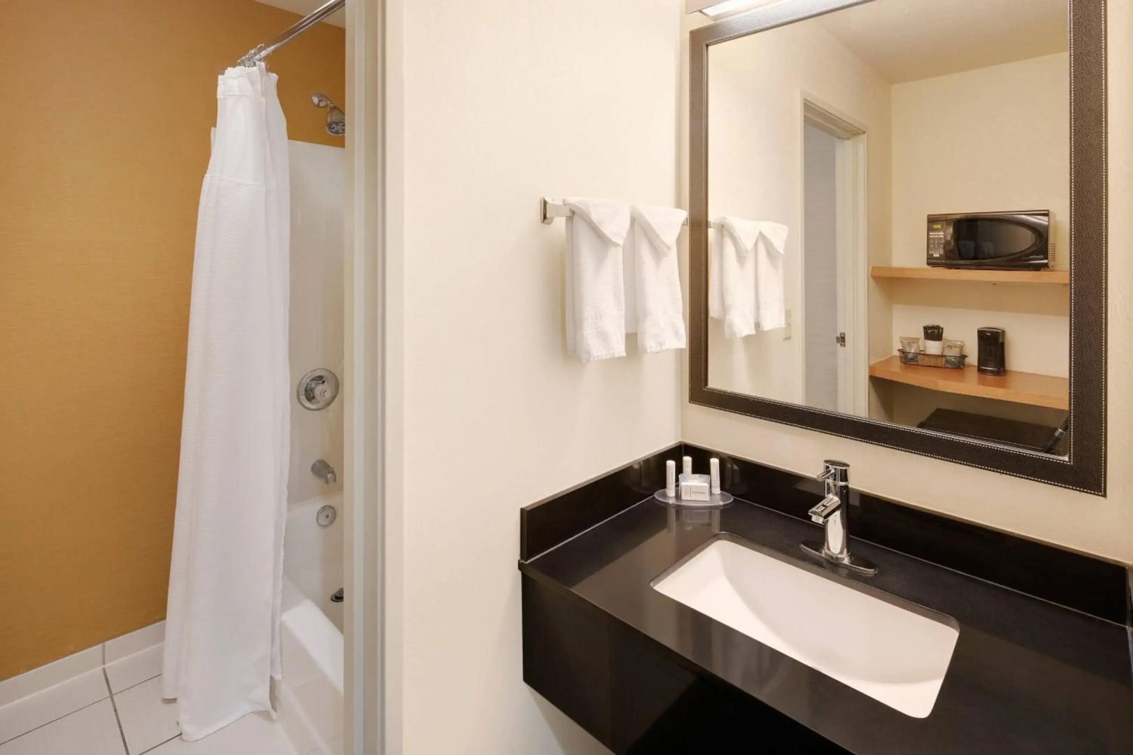 Fairfield Inn and Suites by Marriott Indianapolis Airport