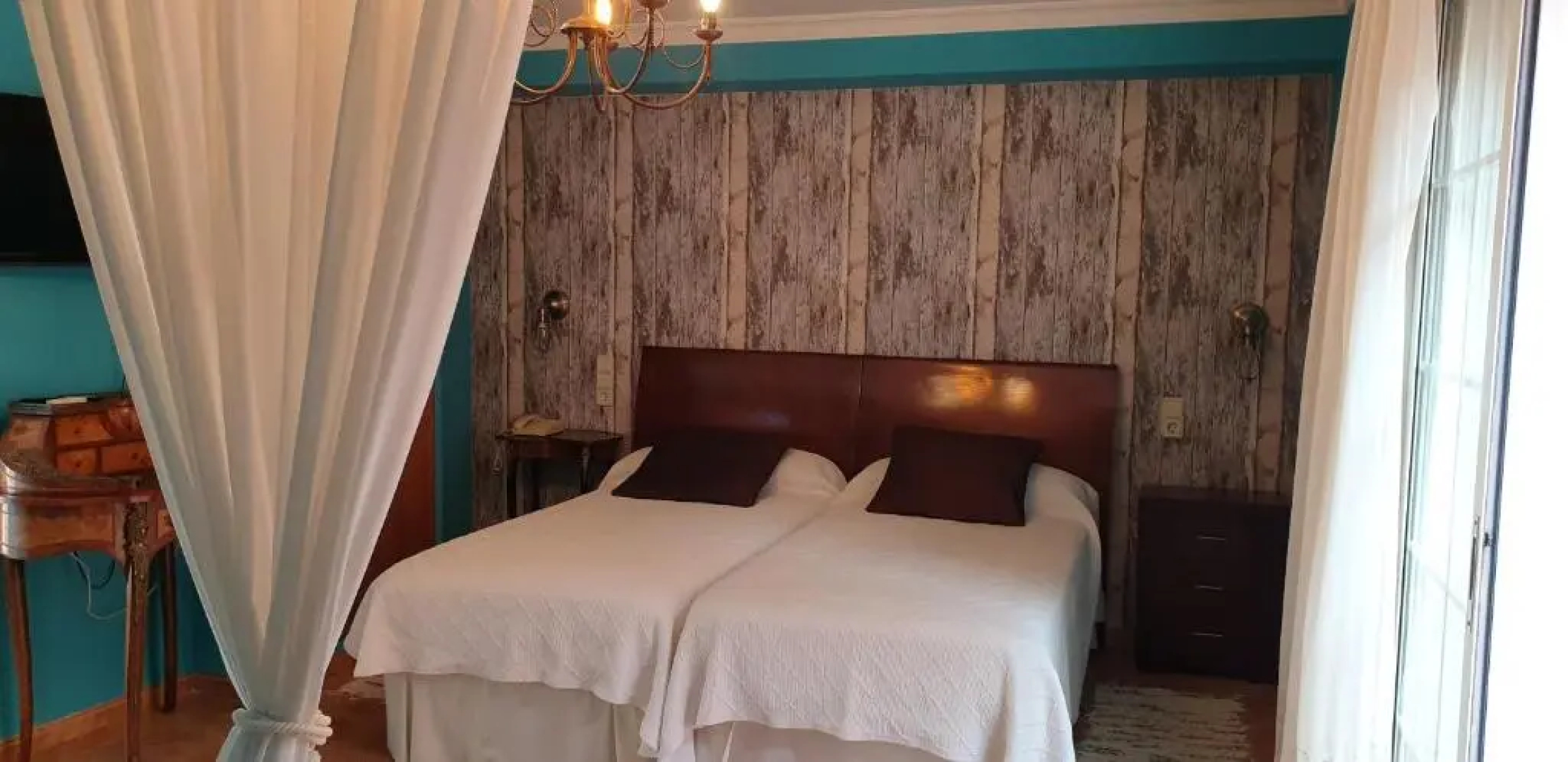 Hotel Iris