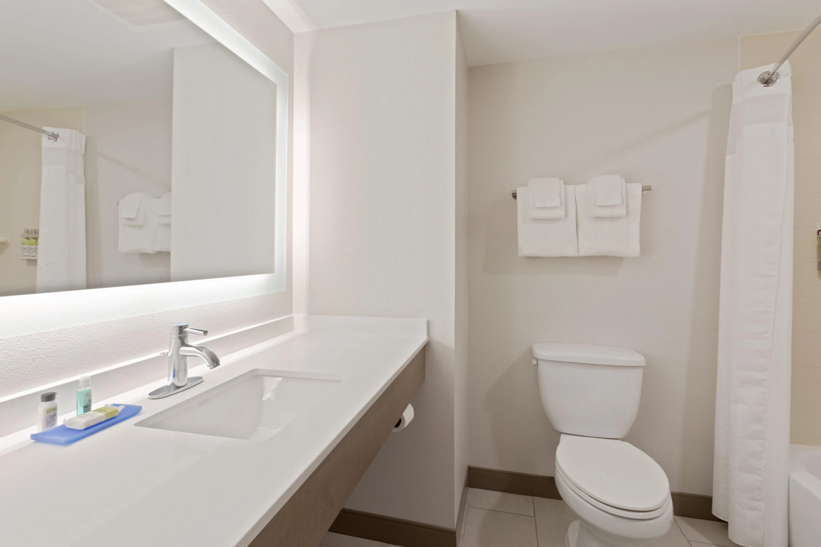 Holiday Inn Express Hotel & Suites Largo-Clearwater by IHG