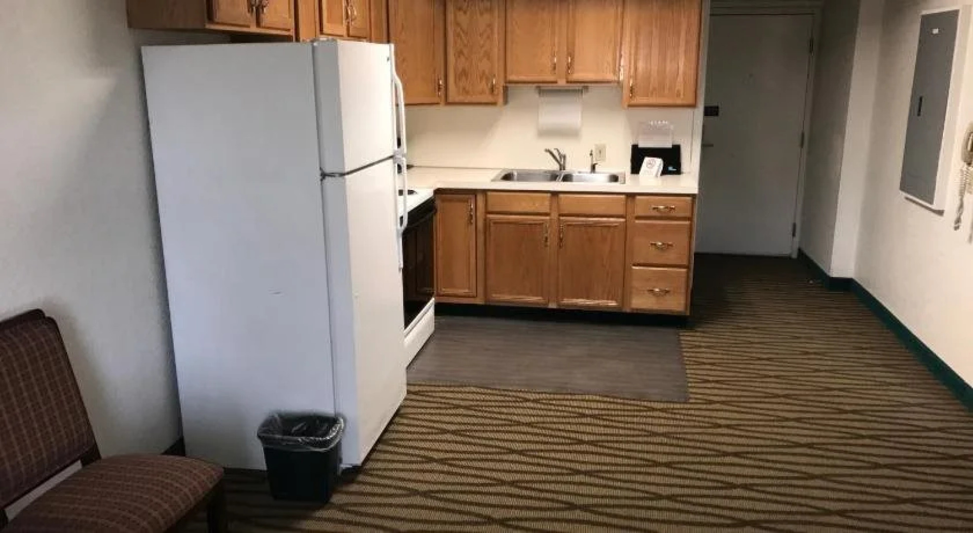 President Inn & Suites