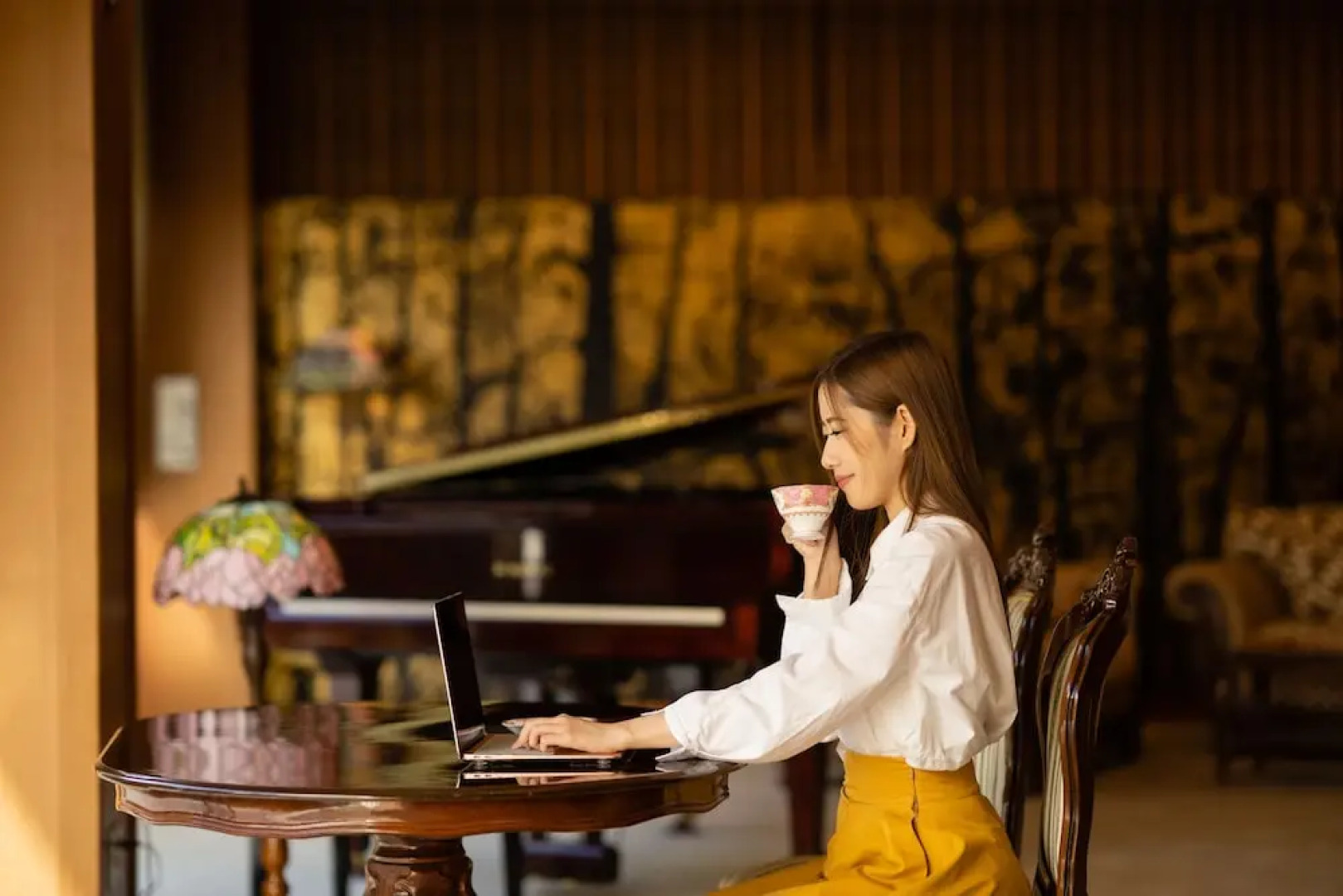 Hotel Hoho "A hotel overlooking the Echigo Plain and the Yahiko mountain range"