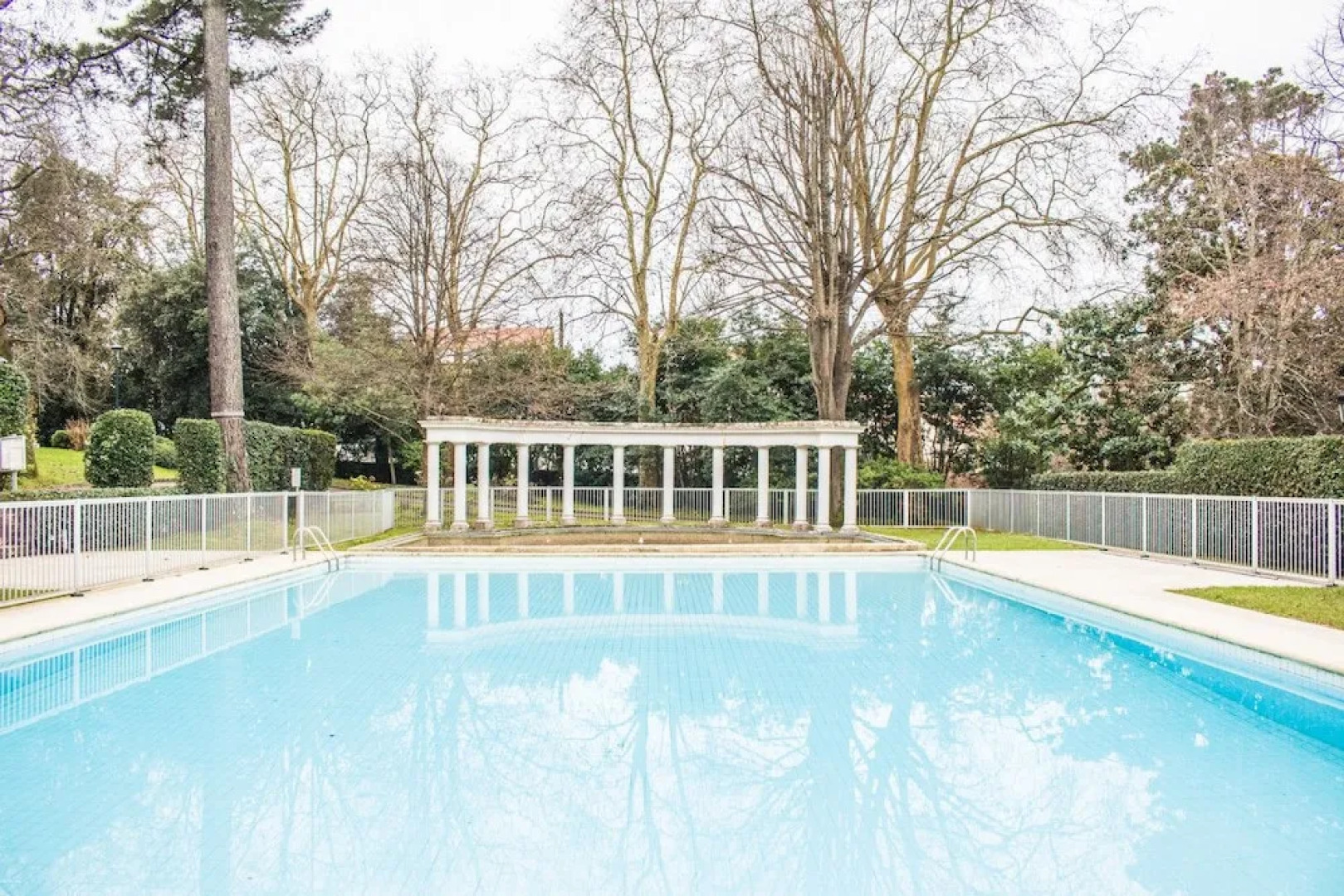 Spacious Apartment With Balcony / Terrace Crossing in Green Surroundings