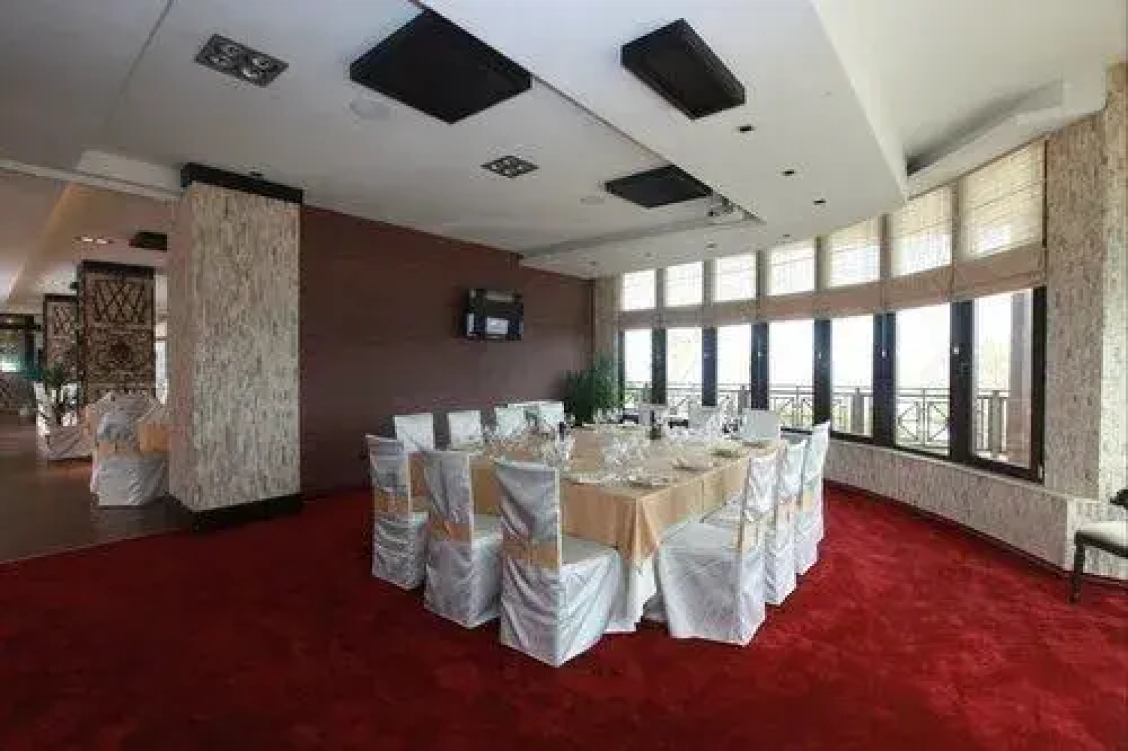 The Mill Hotel / Melnicata