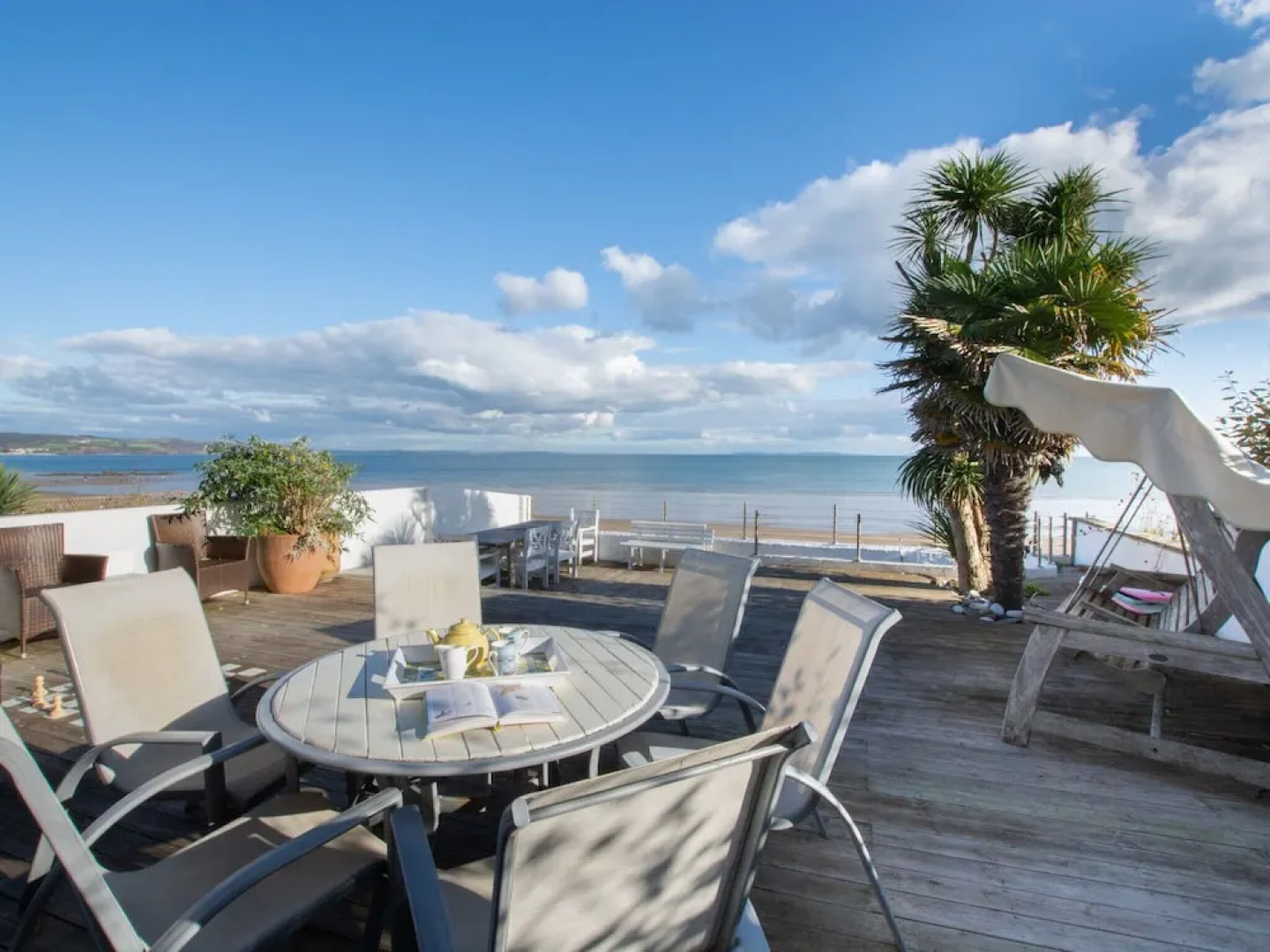 Wonderful Holiday Home With Beautiful Views and Sliding Doors to a Luxury Terrace