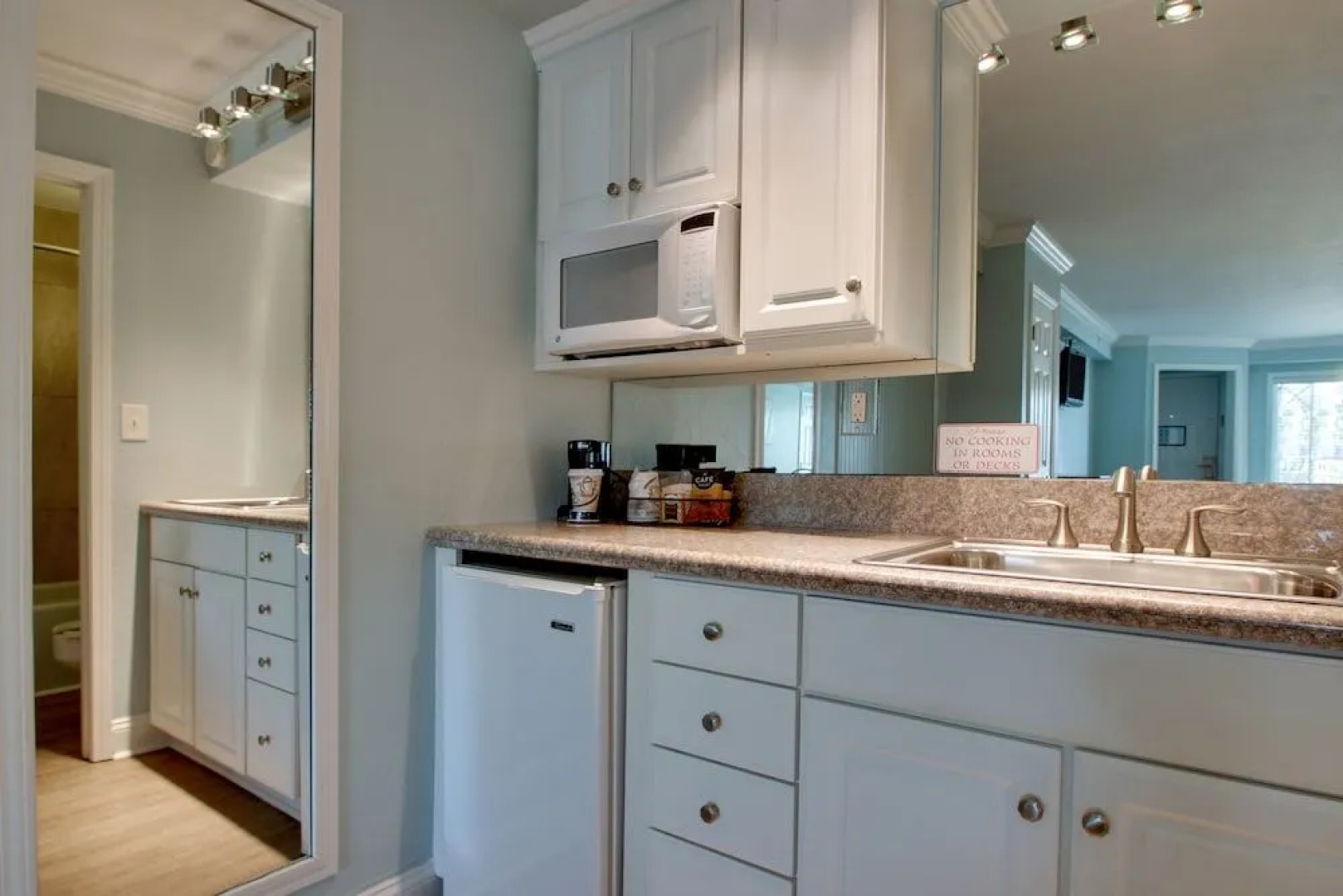 Islander Hotel & Resort