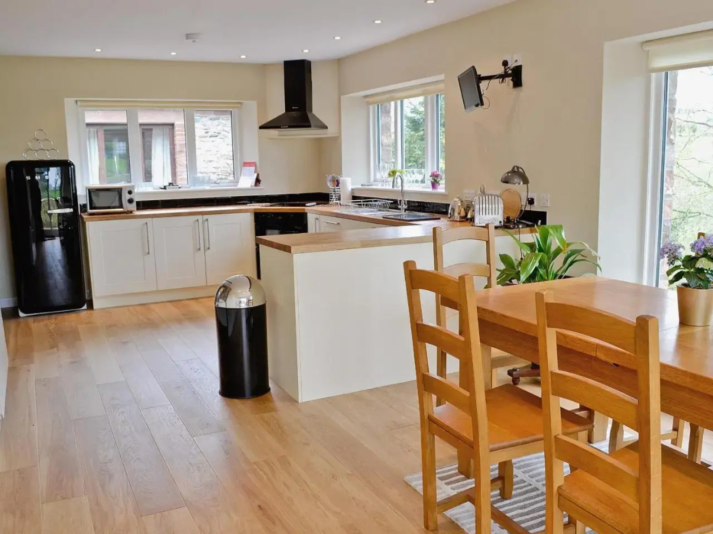 Riverbank Cottage