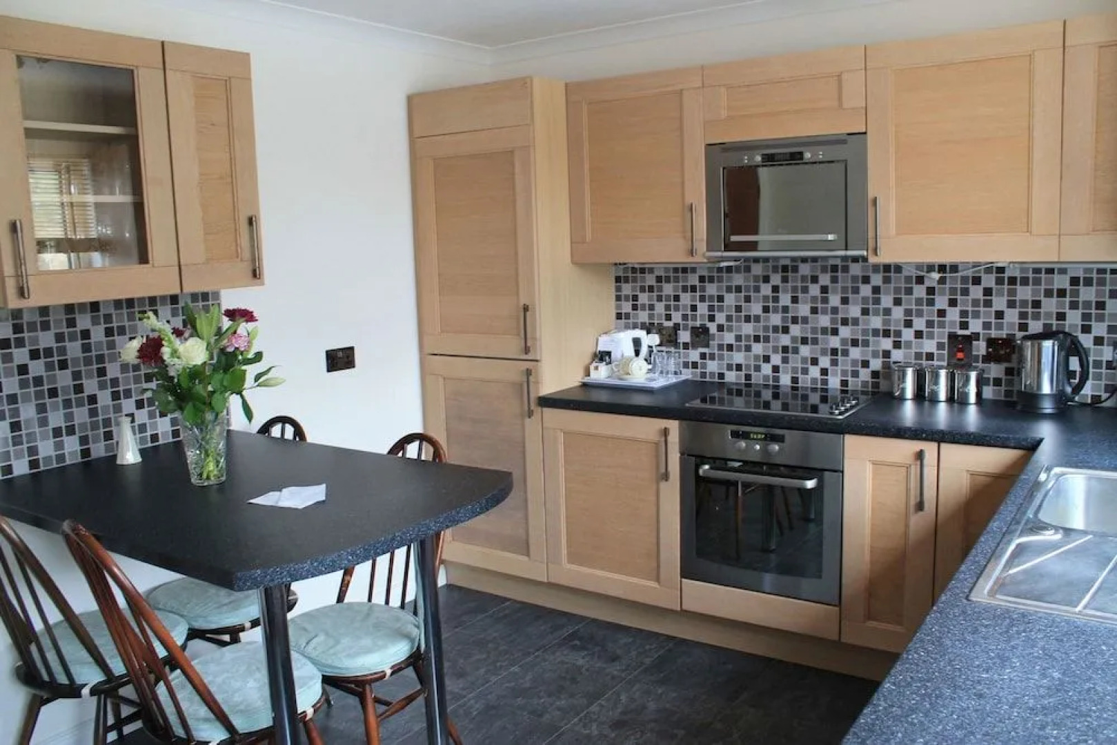 Loch Roag Guest House & Eshcol Guest House