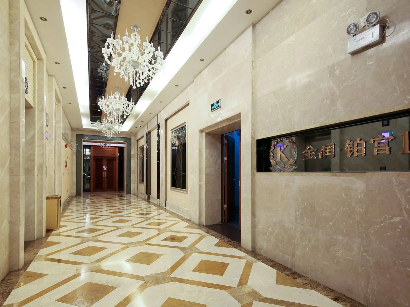 Louidon Mega Apartment of Kam Rueng Plaza/Sunshine