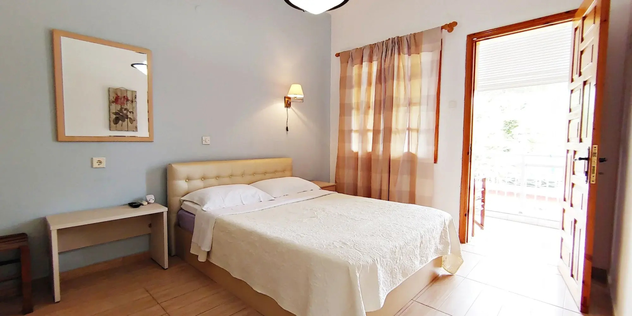 Studios & Apartments Efrosini