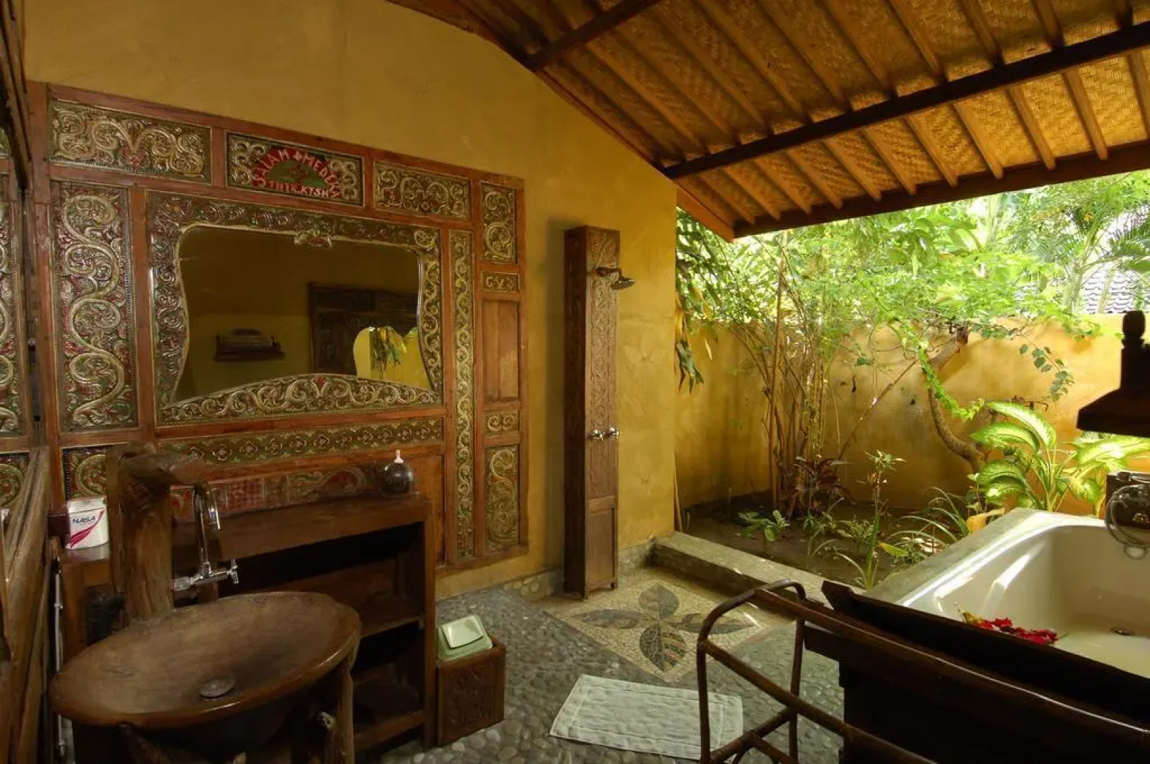 Pondok Sari Beach & Spa Resort