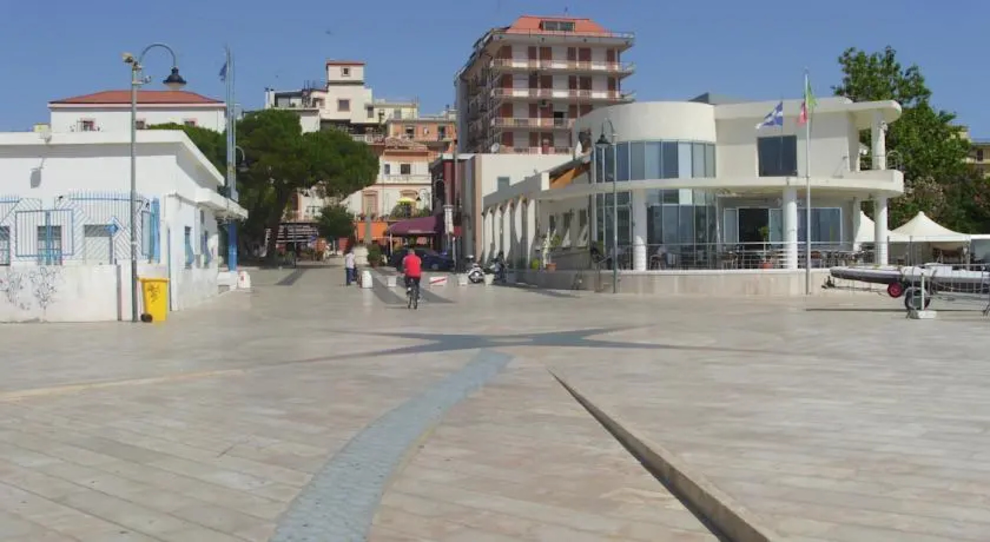 Bed & Ship Archimediterraneo