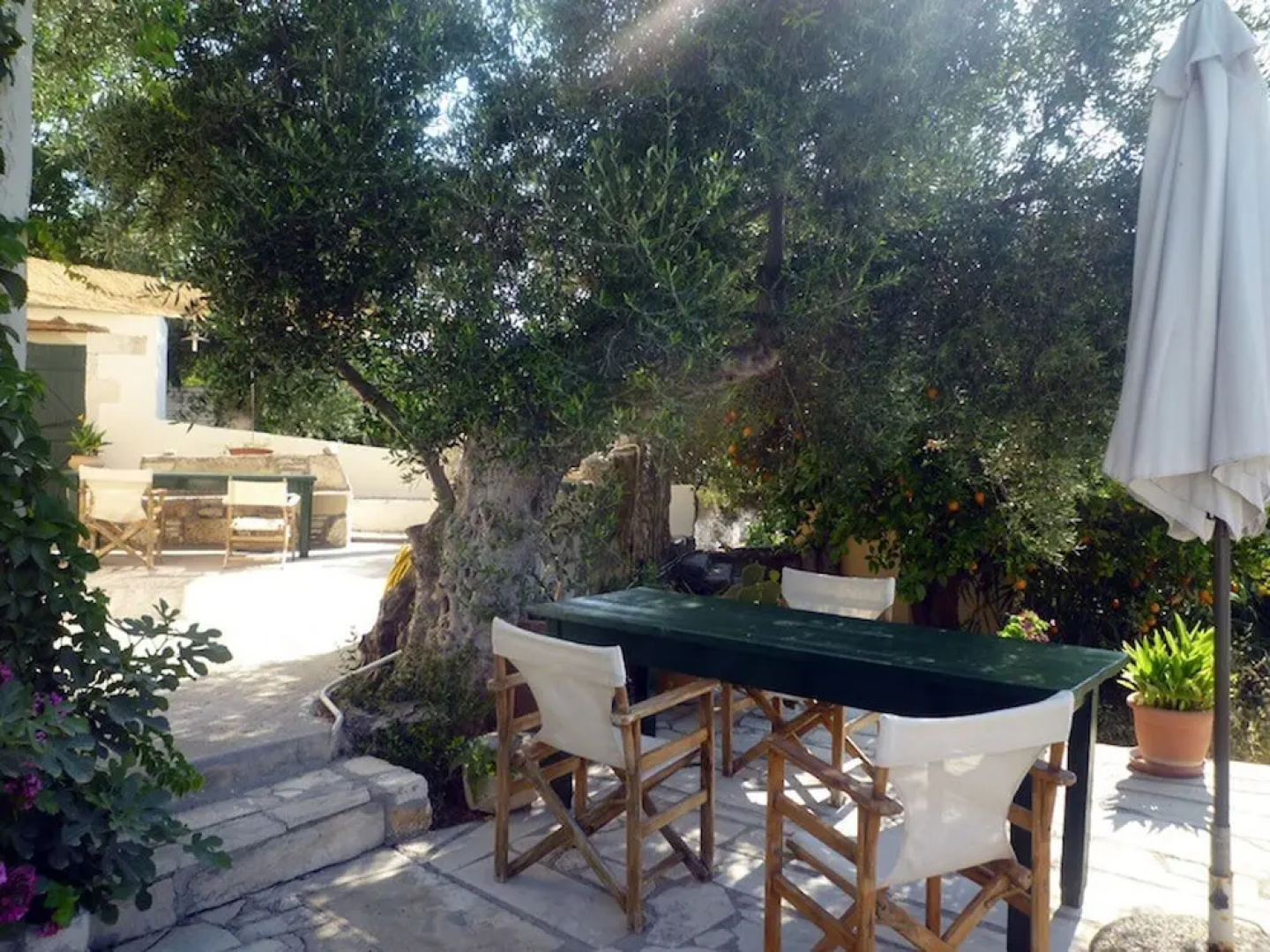 Dream 1 -traditional House With Pool To Share
