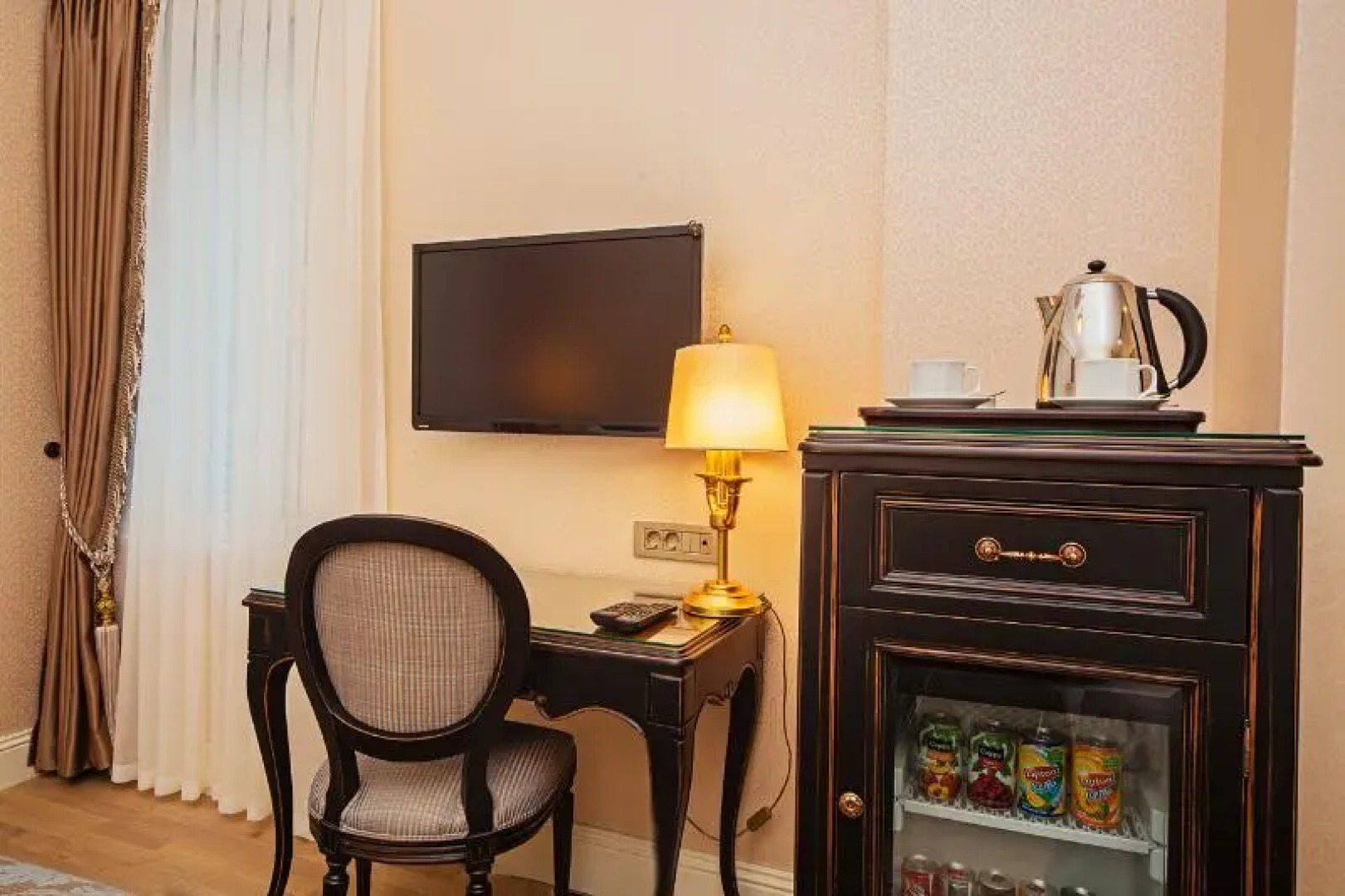 Meroddi La Porta Hotel