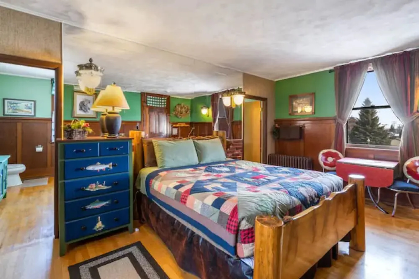Hickory House Inn