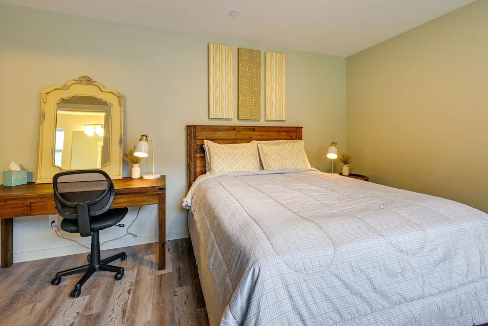 Modern Seatac Gem w/ Fireplace & Smart Tvs!