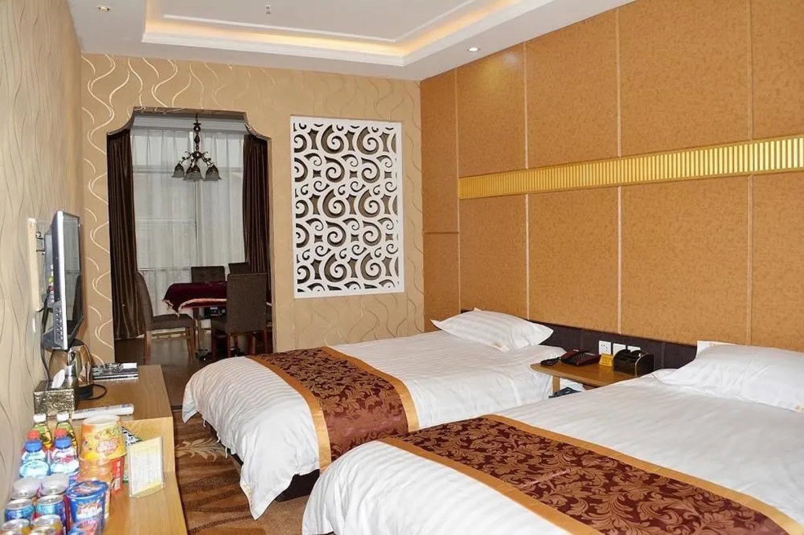 Yingcai Holiday Hotel