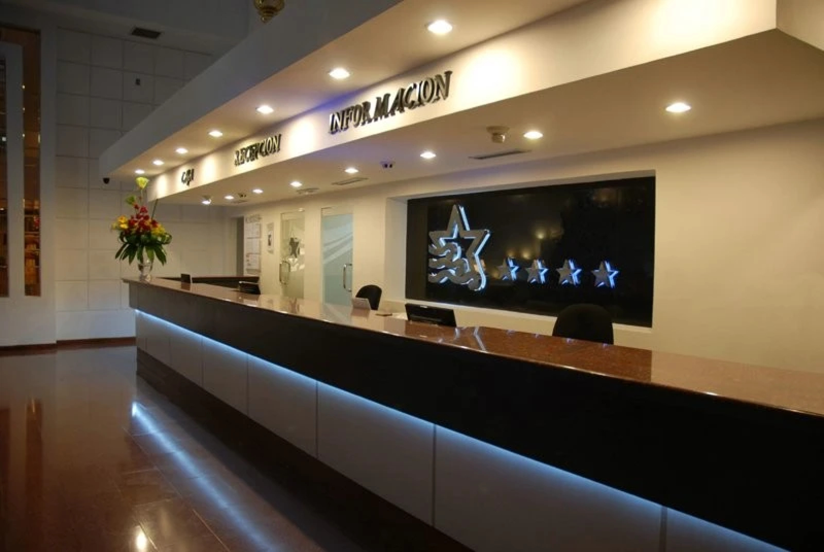 Hotel Cristina Suites