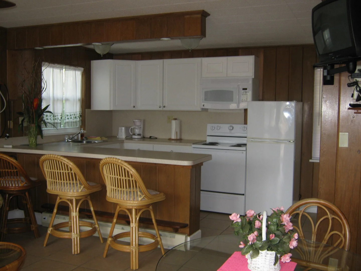 The Holiday Court Villas and Suites