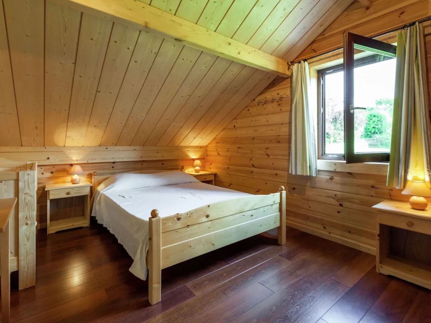 Spacious Holiday Home in Vresse-sur-Semois with Garden