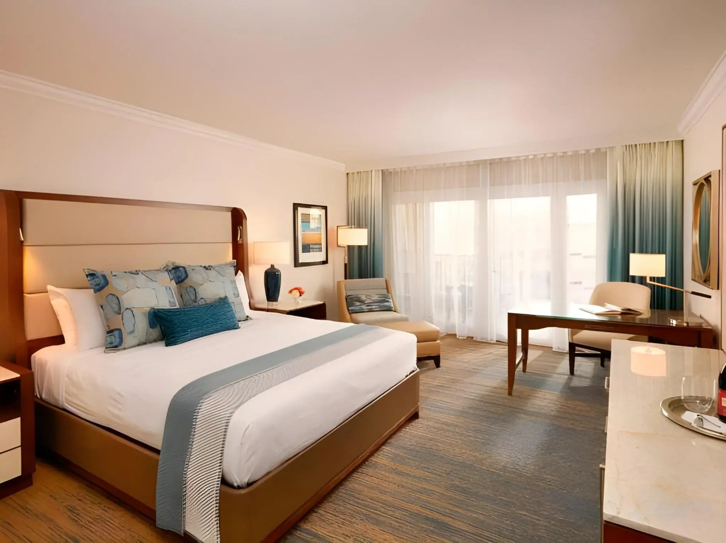 Balboa Bay Resort