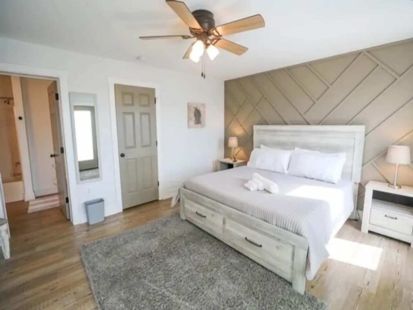 Out of the Blue - Short Walk to Kure Beach Pier, Restaurants, and Shops by Redawning