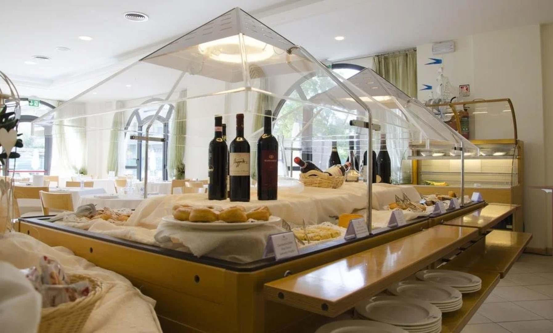 Almaluna Hotel  Resort