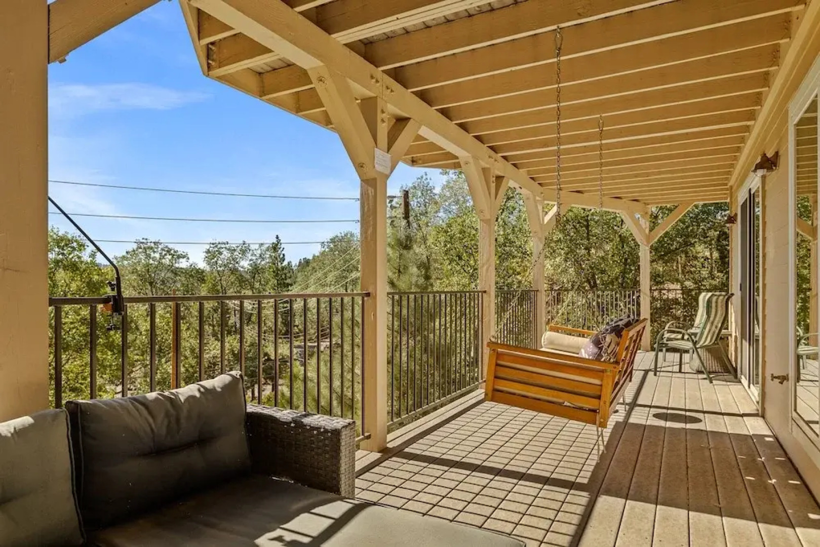 Bearfoot Lodge Near Hiking & Skiing!