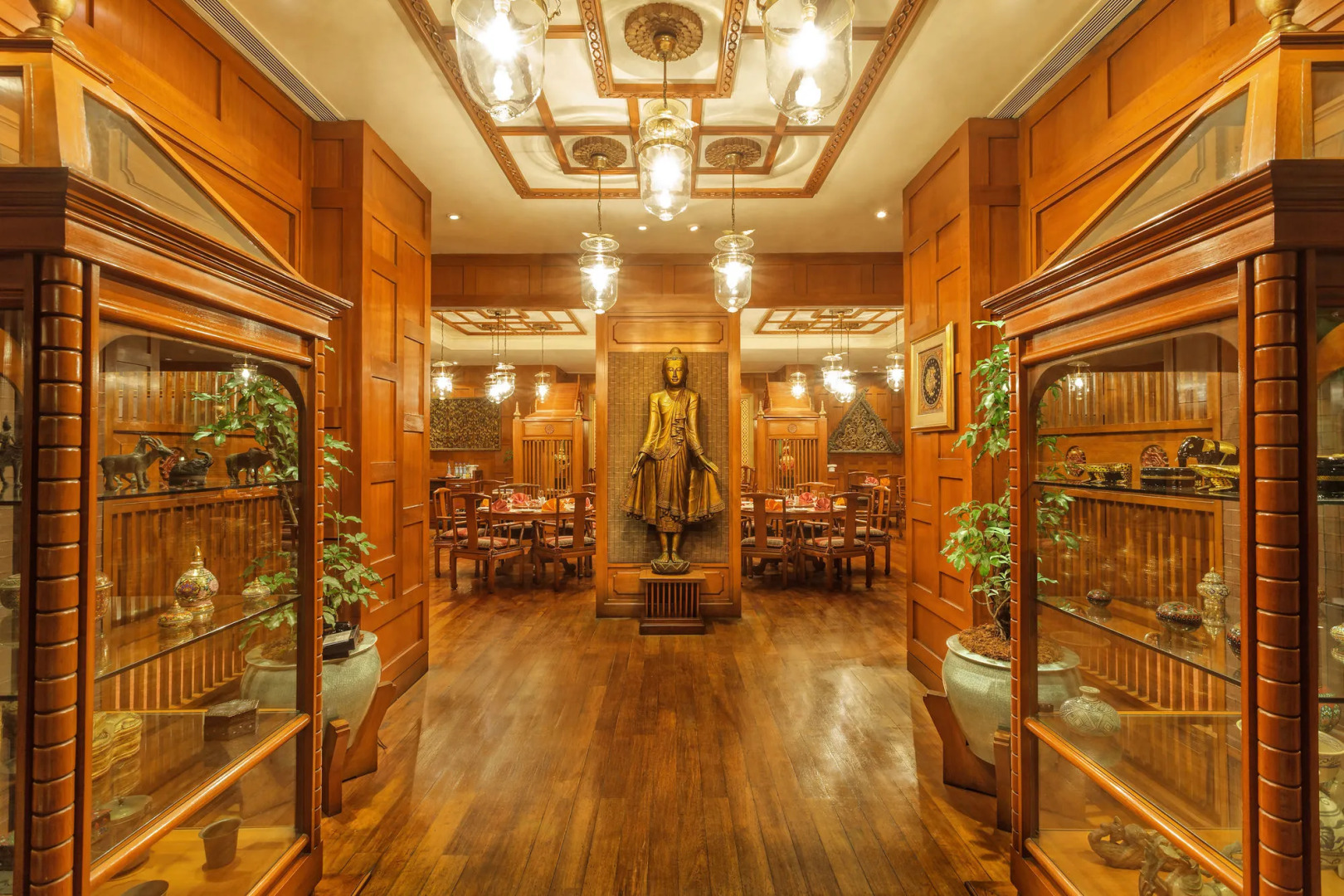 The Oberoi Grand Kolkata Hotel