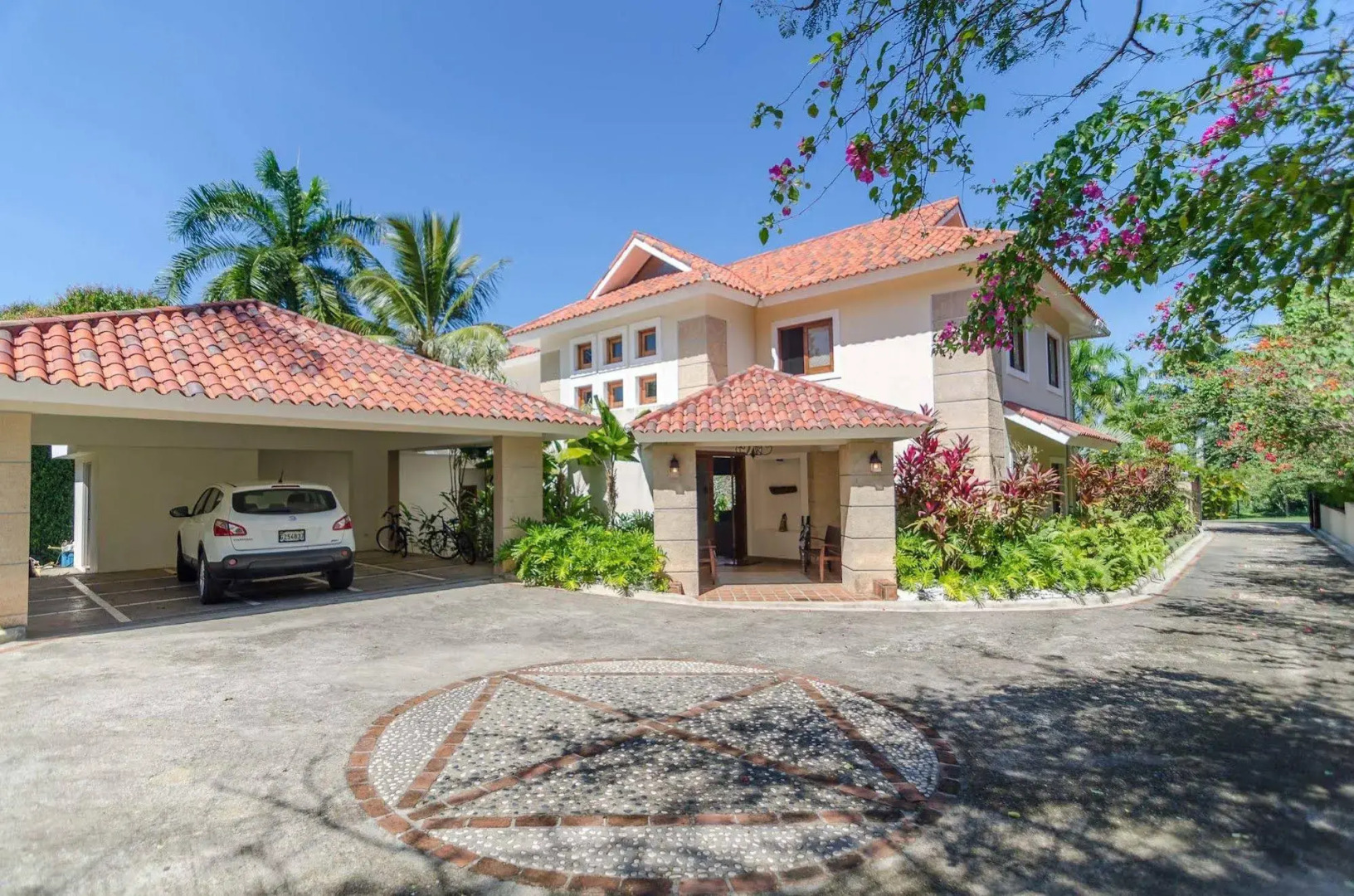 Sea Horse Ranch Luxury Resort