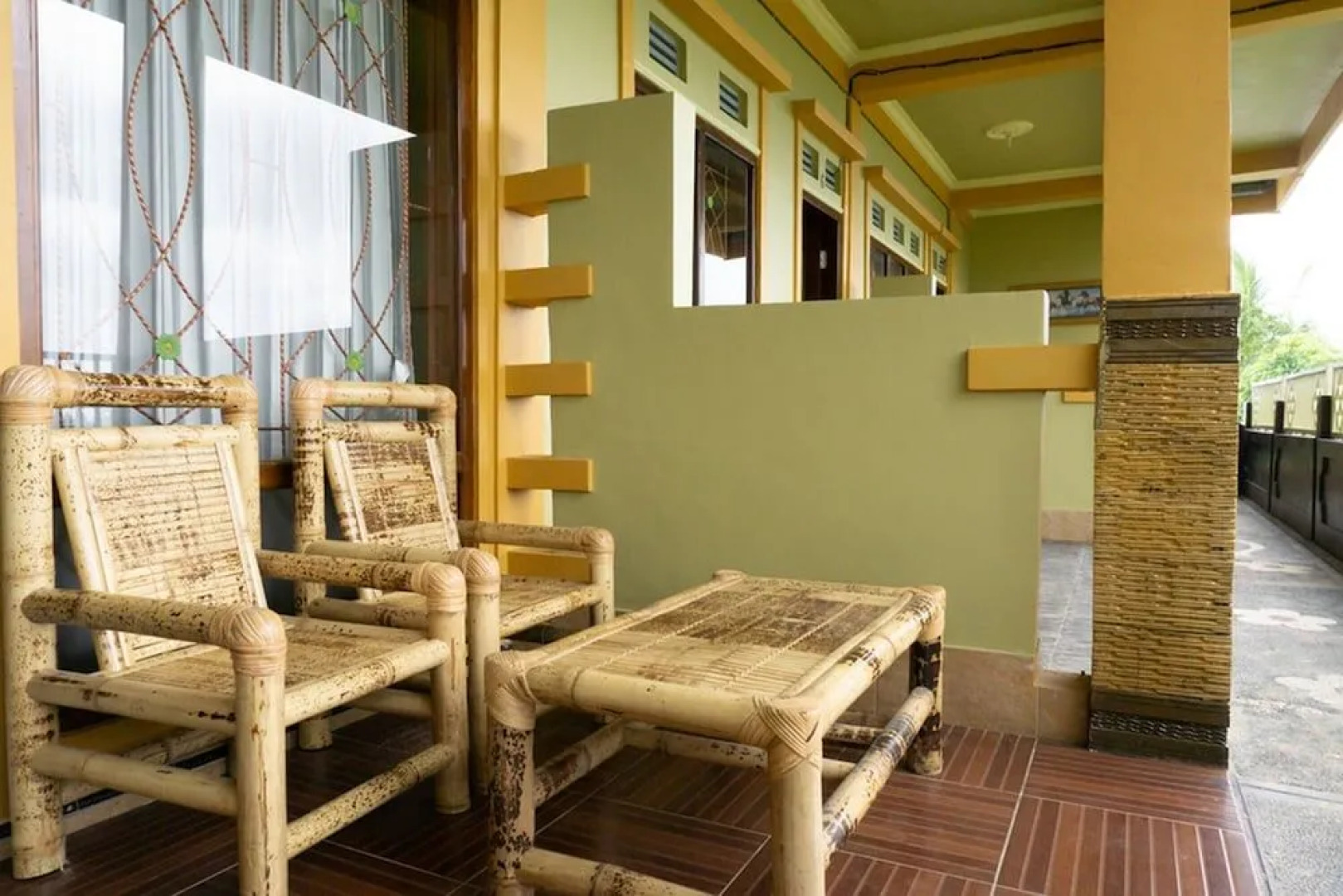 RedDoorz near Senaru Rinjani