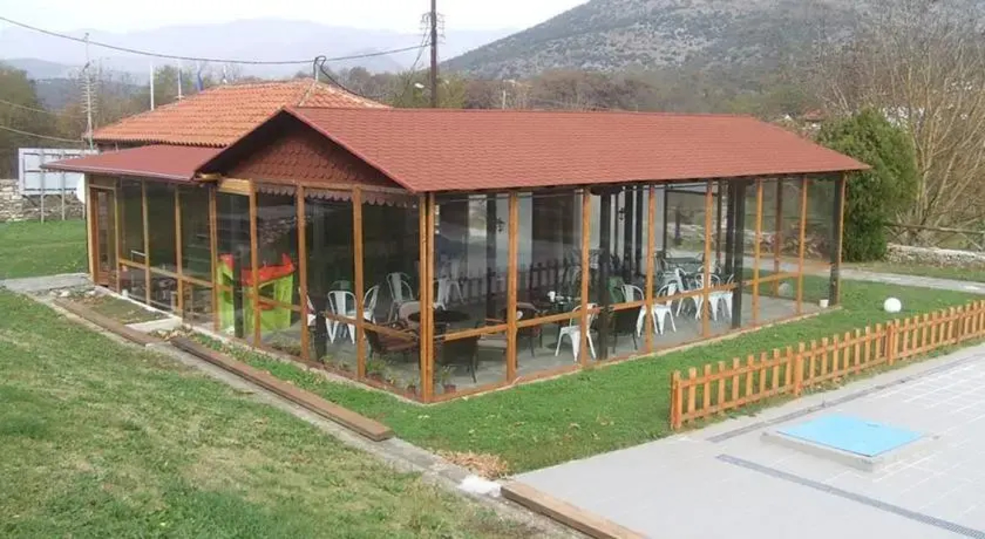 Iniohos Guesthouse