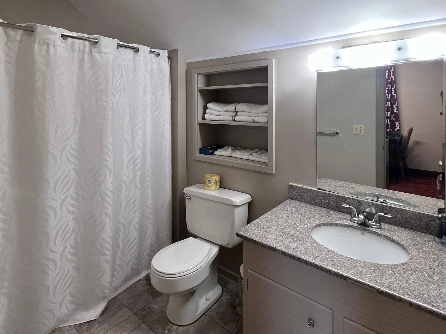 Rodeway Inn & Suites Hershey Chocolate Avenue