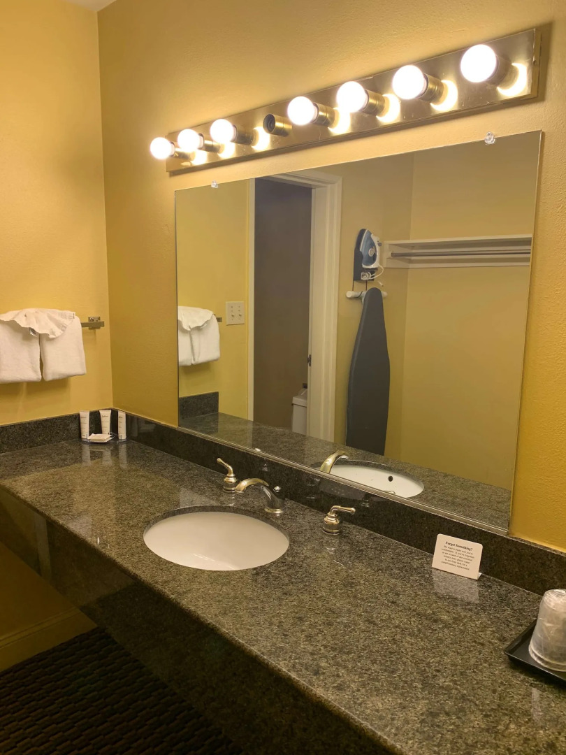 Ramada by Wyndham West Sacramento Hotel and Suites