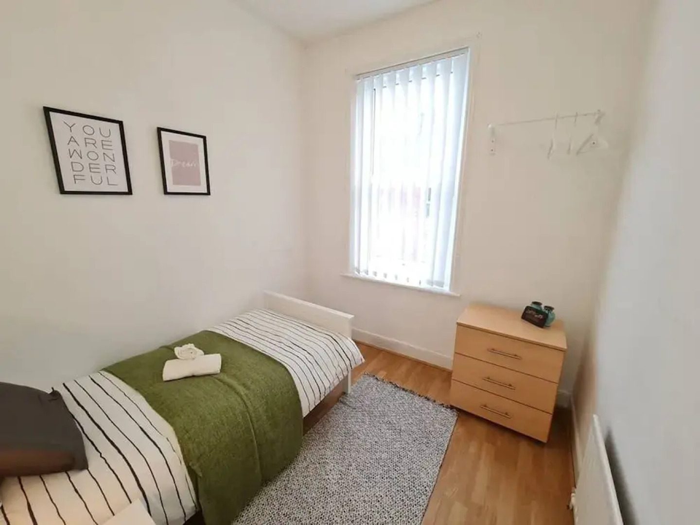 Large 3 Bed Flat Free Parking