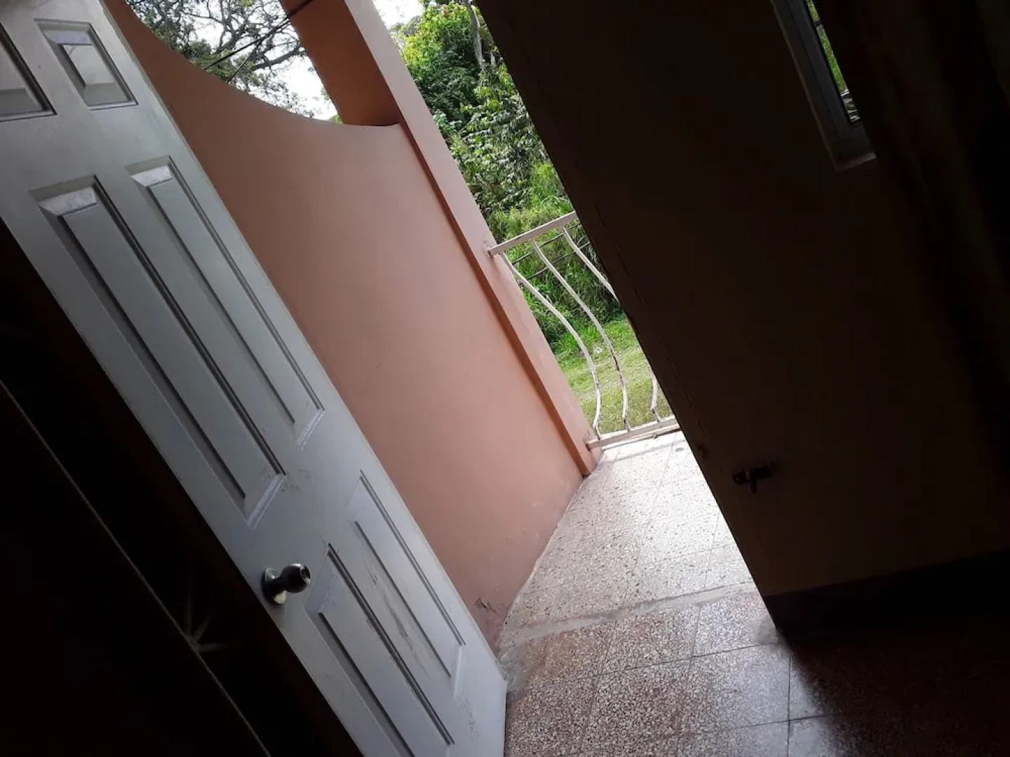 Royal Savanna Inn Hotel