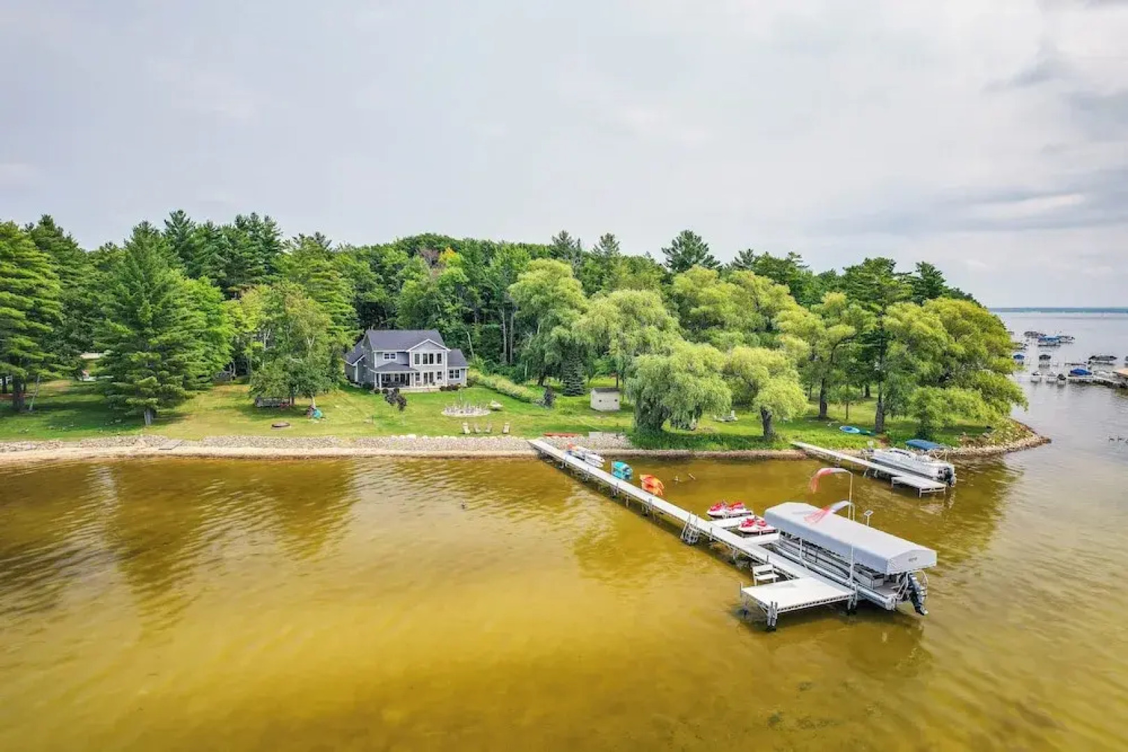 Houghton Lake Home w/ Private Dock + Kayaks!