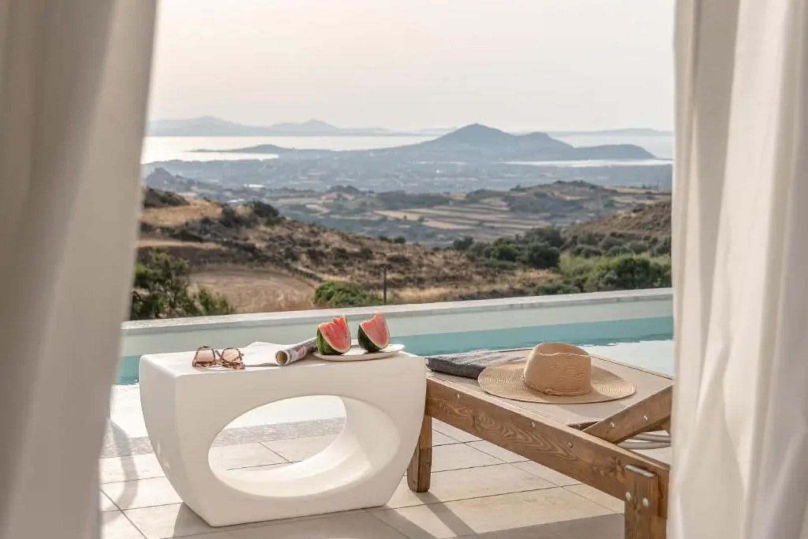 Ariadne's Crown Suites