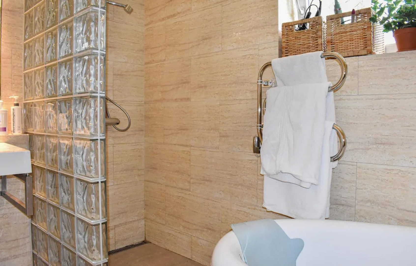 Beautiful Home in Veberöd With 3 Bedrooms and Wifi