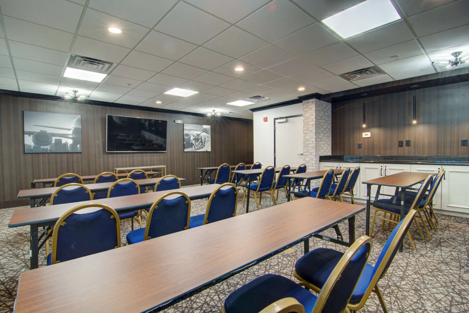 Comfort Suites Airport