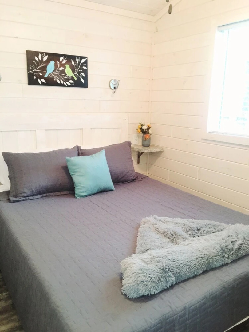 Lakefront Property Two Bedroom Cabin #33 at Long Cove Resort by Redawning