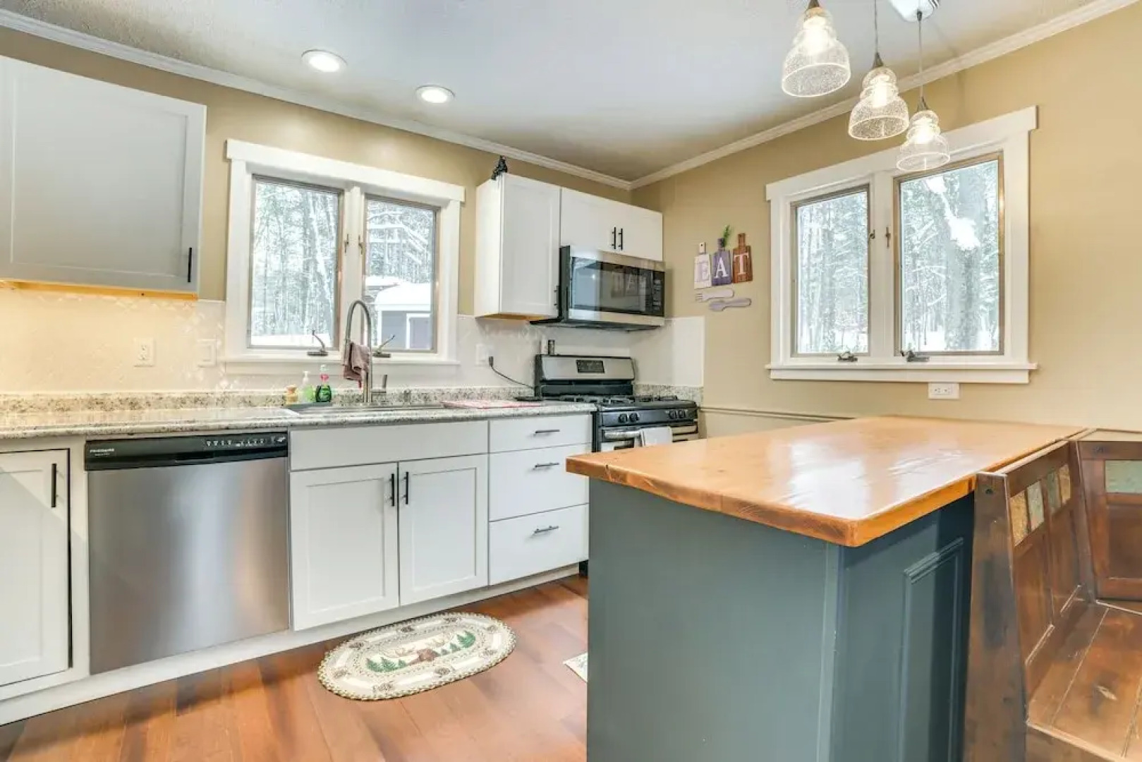 Private Hot Tub & Deck: Gaylord Family Home!