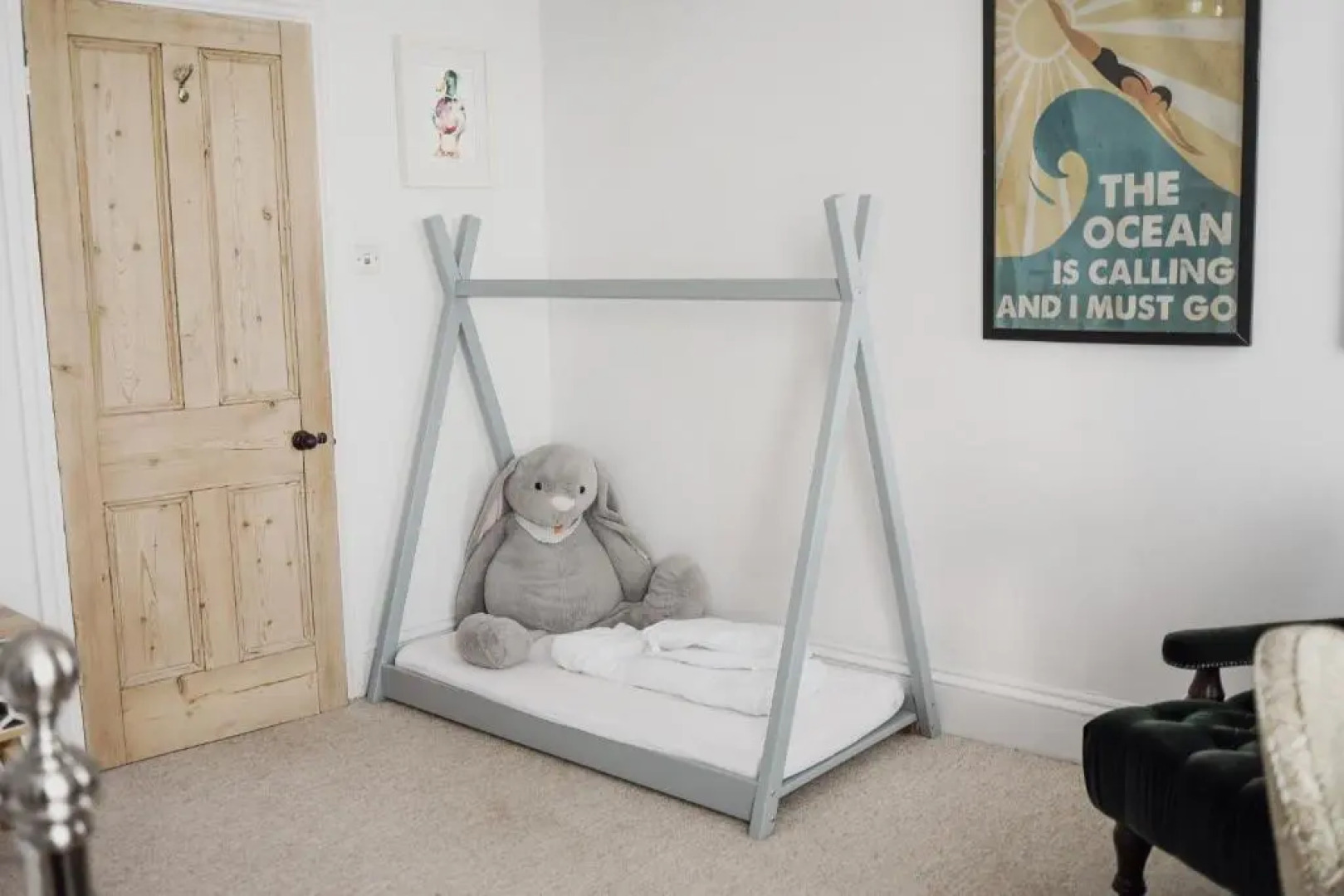 Beautiful Beach House with 4 Bedrooms and Hot-Tub