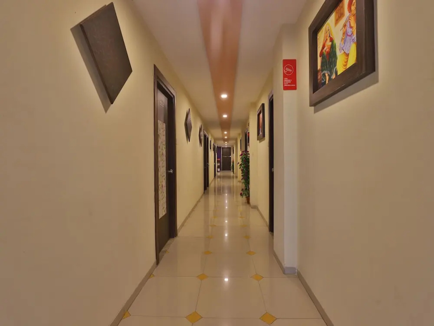 OYO 11867 Hotel Nilkanth Inn