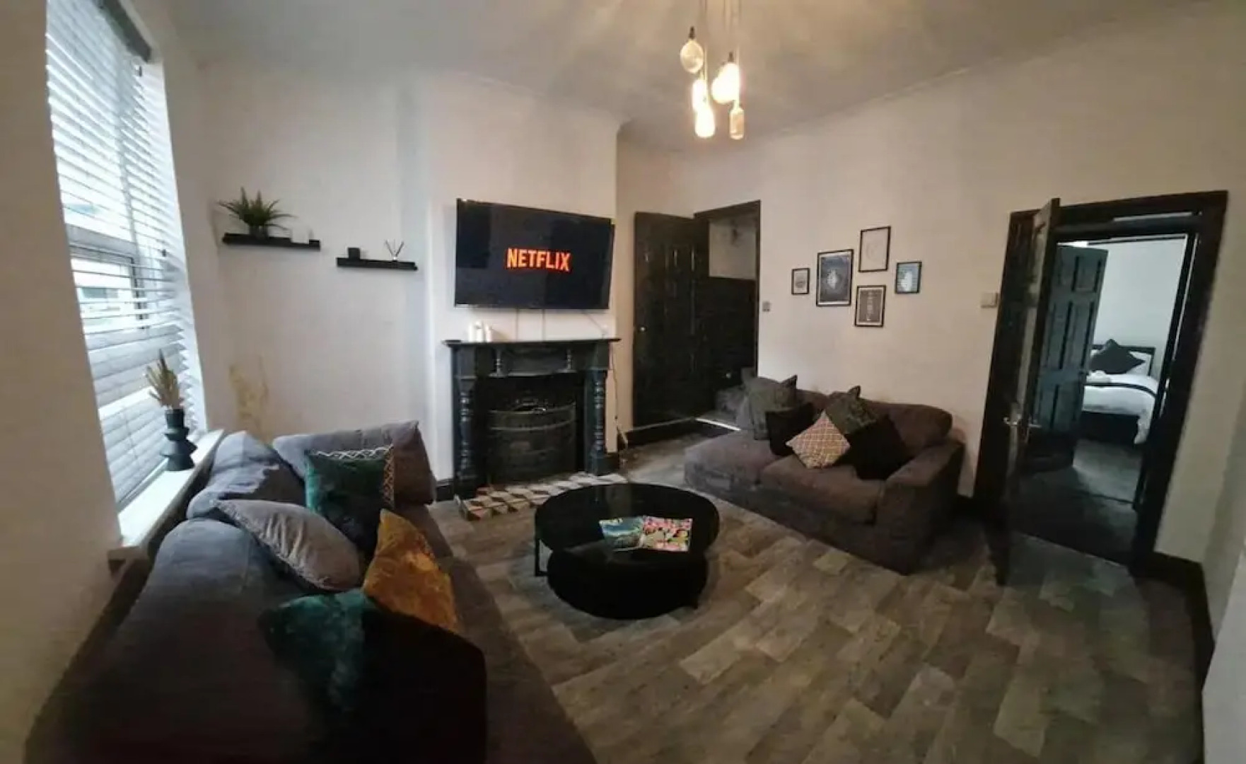 Charming 4-bed House in Wednesbury