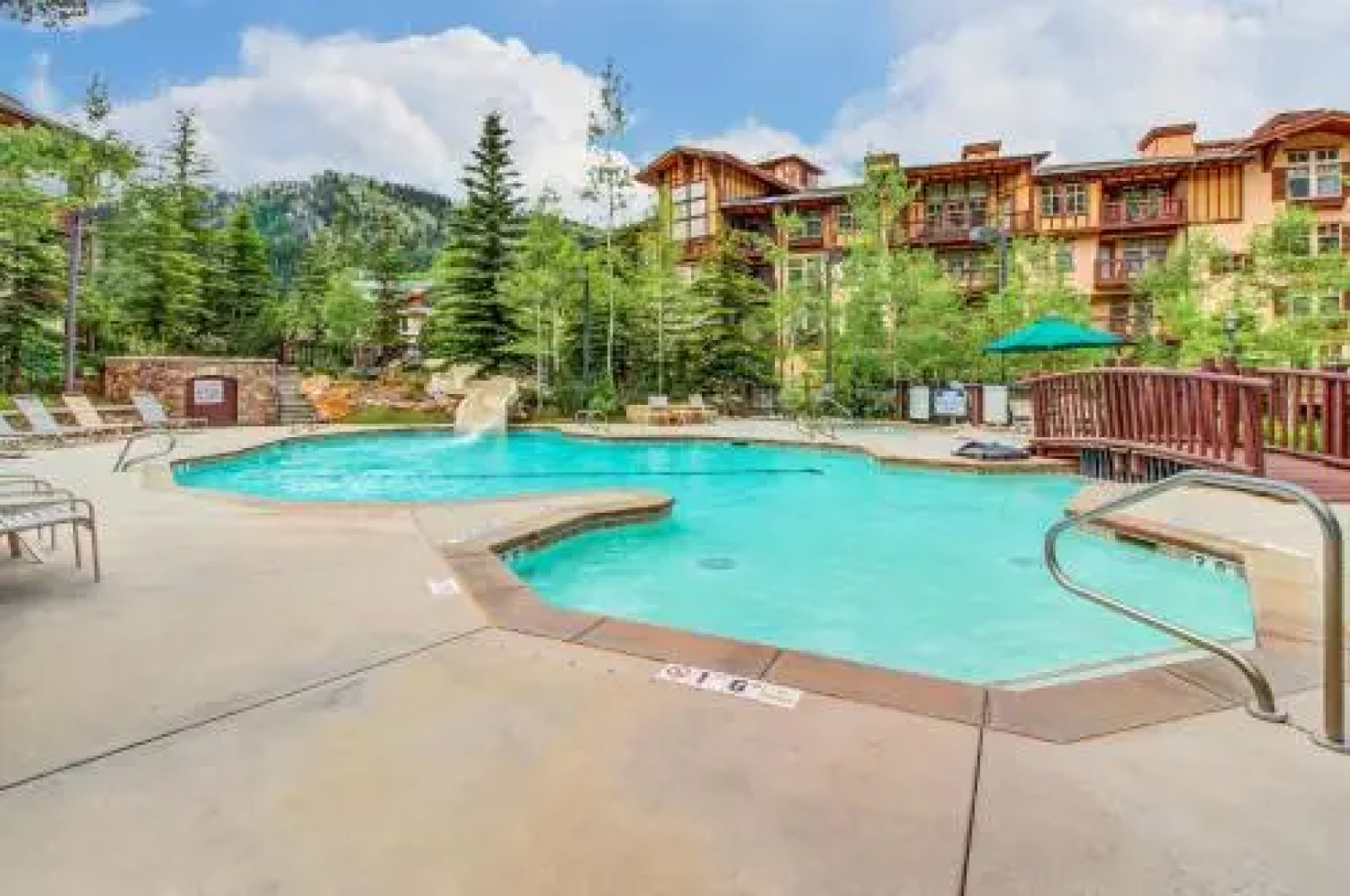 Eagle Springs East 207: Resting Moose Suite